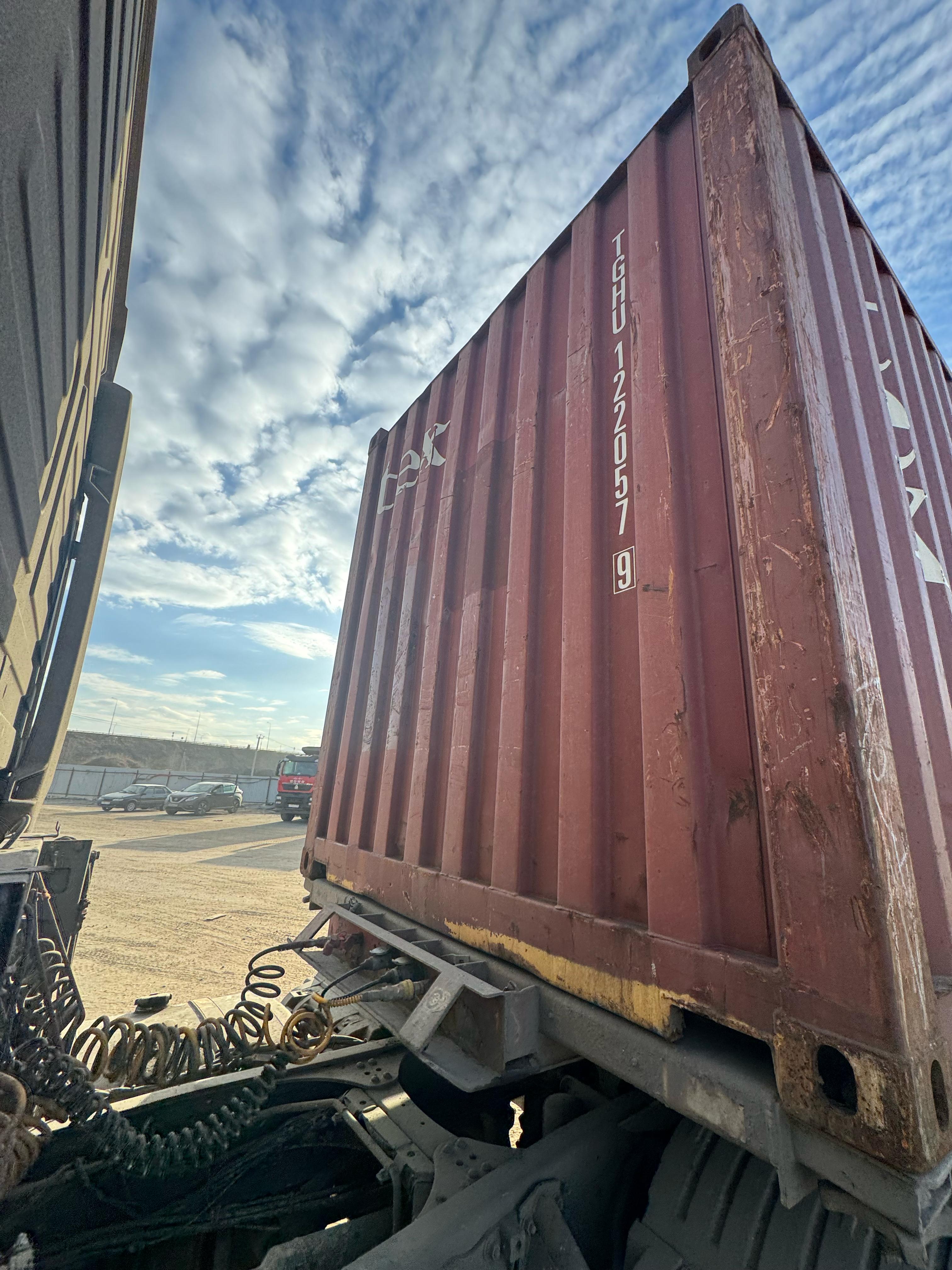 Морской контейнер TGHU1220579